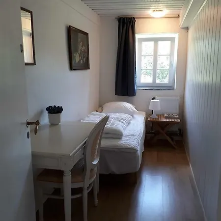Bed and breakfast Stenegegaard Kursuscenter Og *